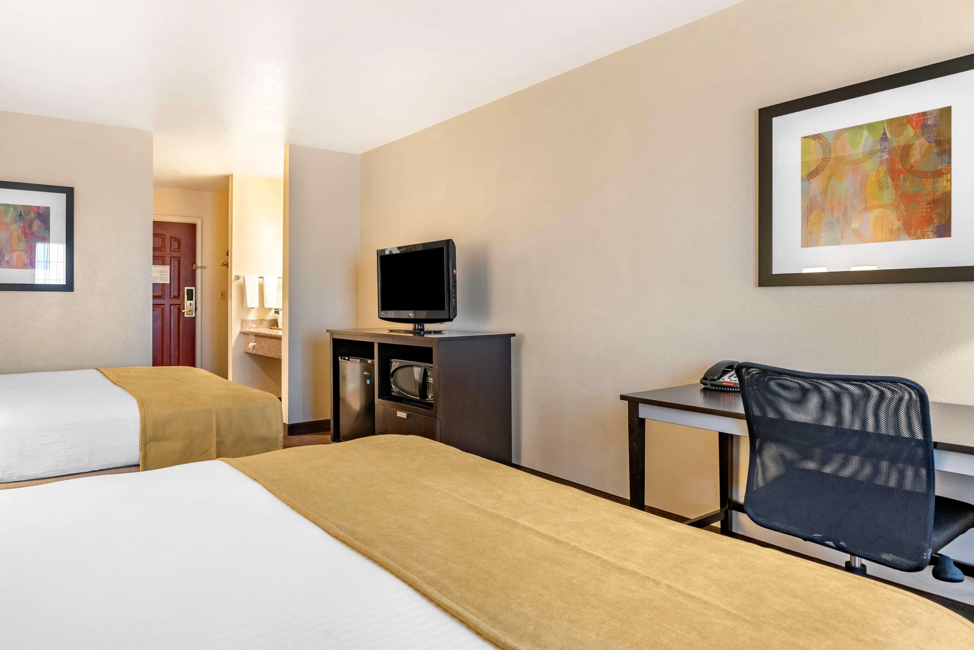 Best Western Luxury Inn Tracy Exterior foto